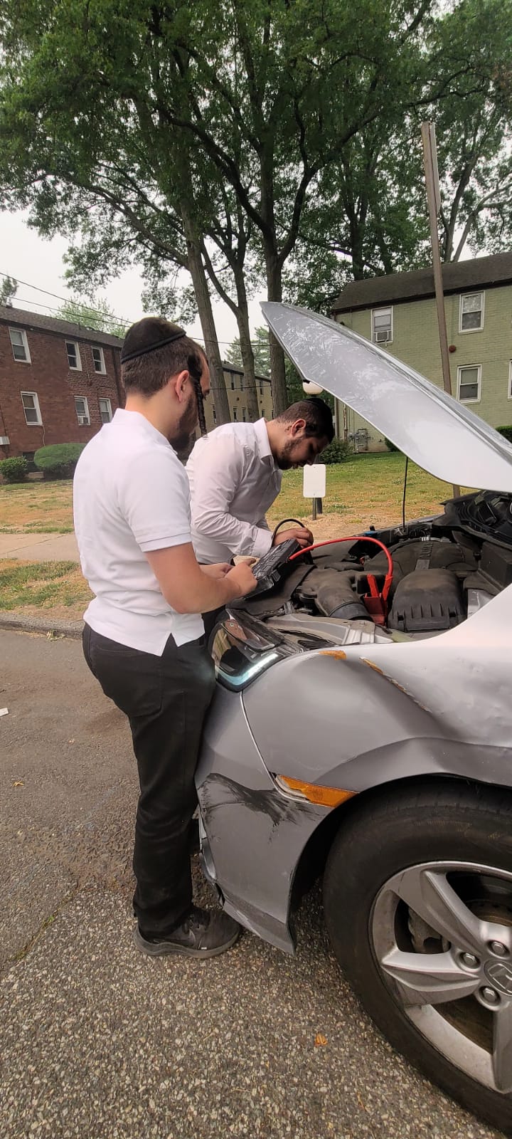 Community assistance from Chaveirim volunteers