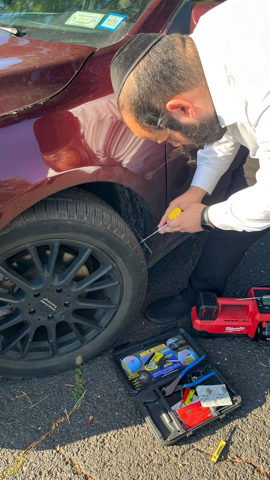 Chaveirim members helping the community