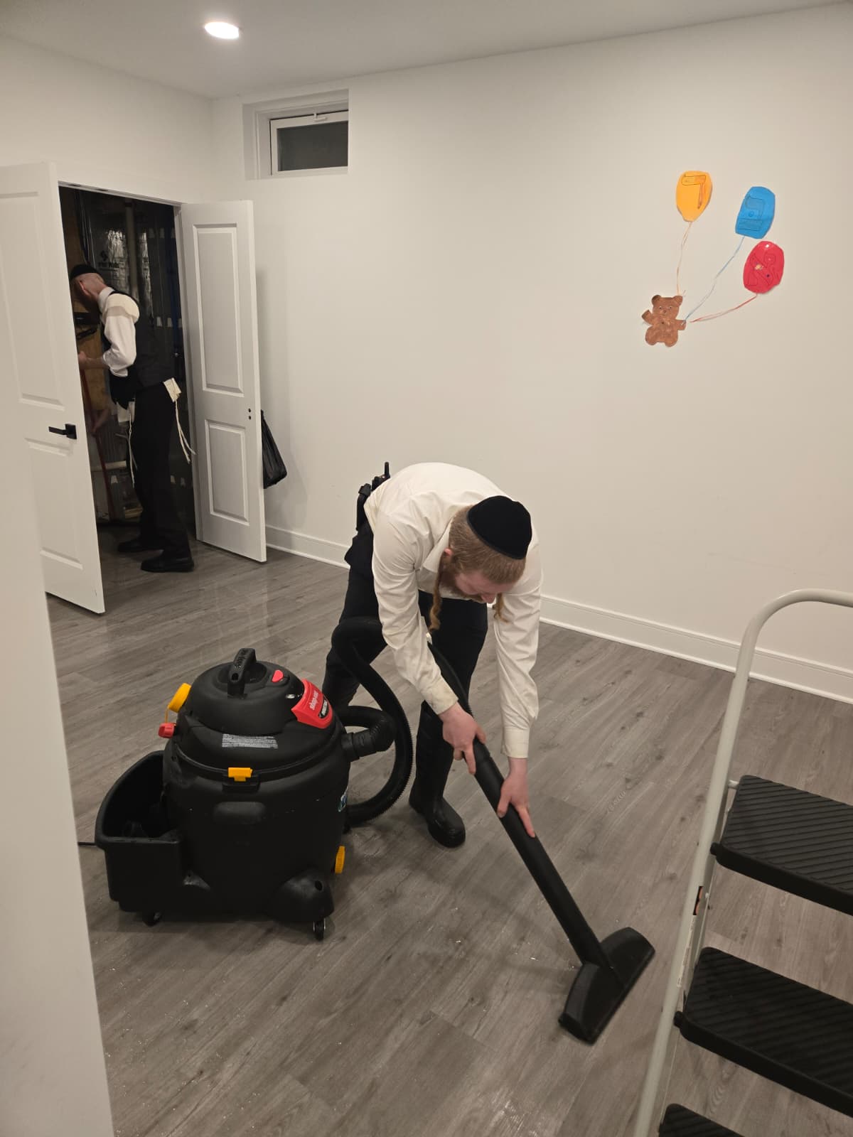 Chaveirim volunteers providing community assistance